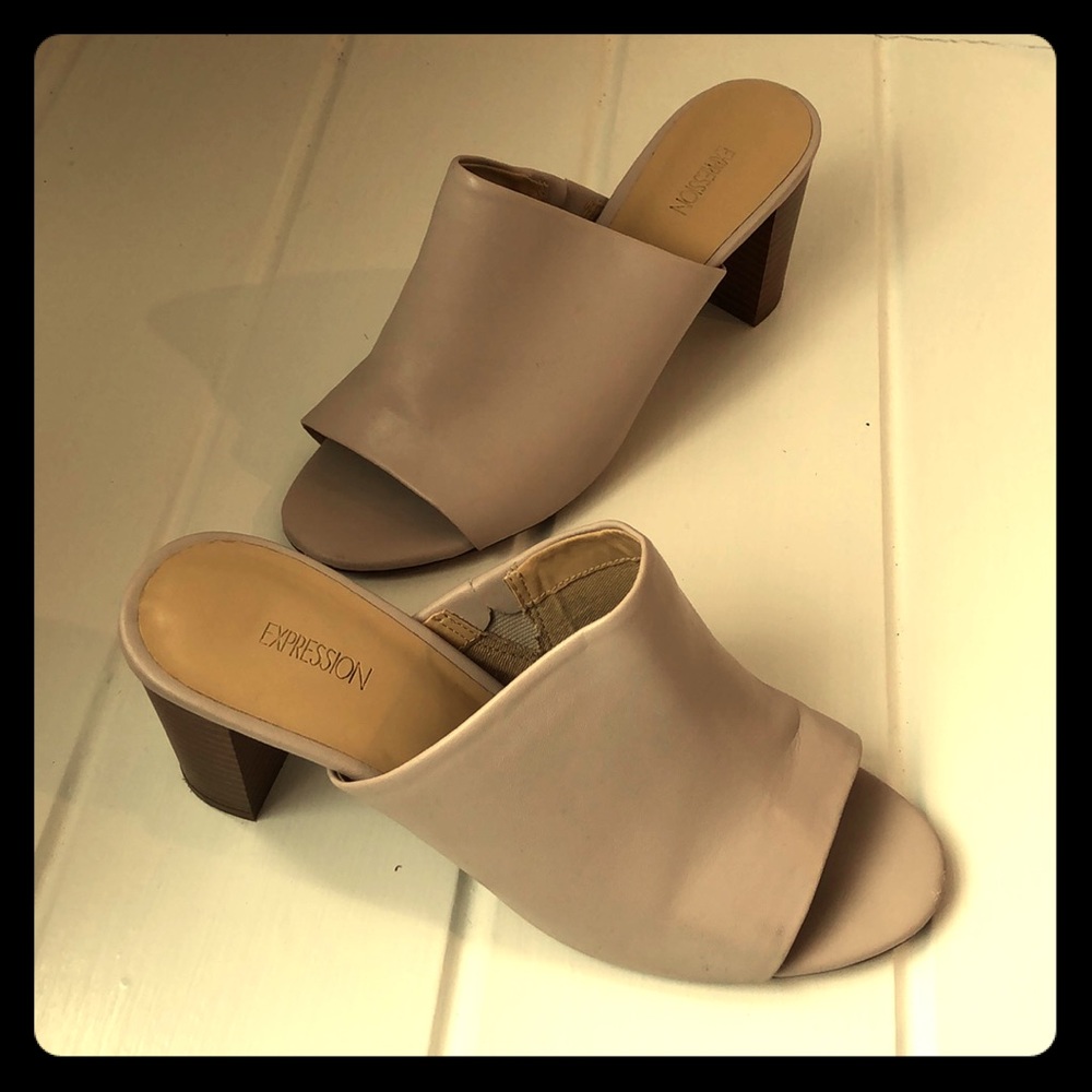 Pink beige block heel shoes